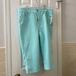 Denim capri pants